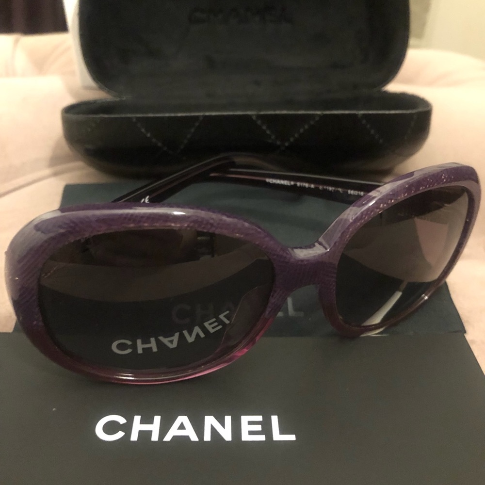 CHANEL Black Gradient Oversized Round Sunglasses - Picture 5 of 11